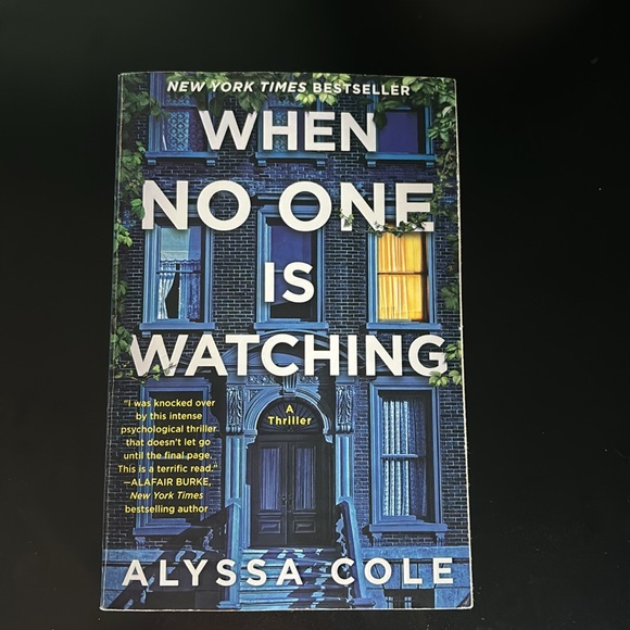 📚 Book Bundle 📚 - Picture 2 of 7